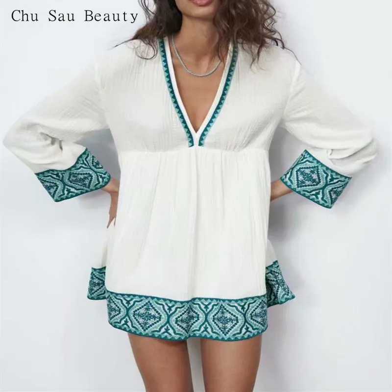 

Chu Sau Beauty 2021 Literary Style, Texture Stitching Dress, National Embroidery, V-Neck Long-Sleeved Temperament Doll Skirt