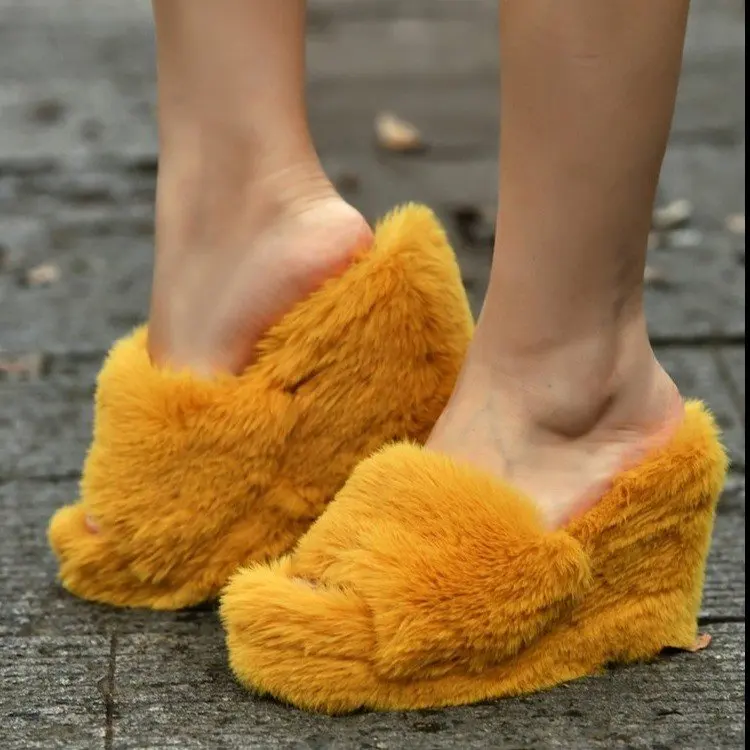 

2021 Women Slippers Feminine High-heeled Fur Drag Outdoor All-match Shoes Slippers Round Head Wedges Slippers Shoes for Women
