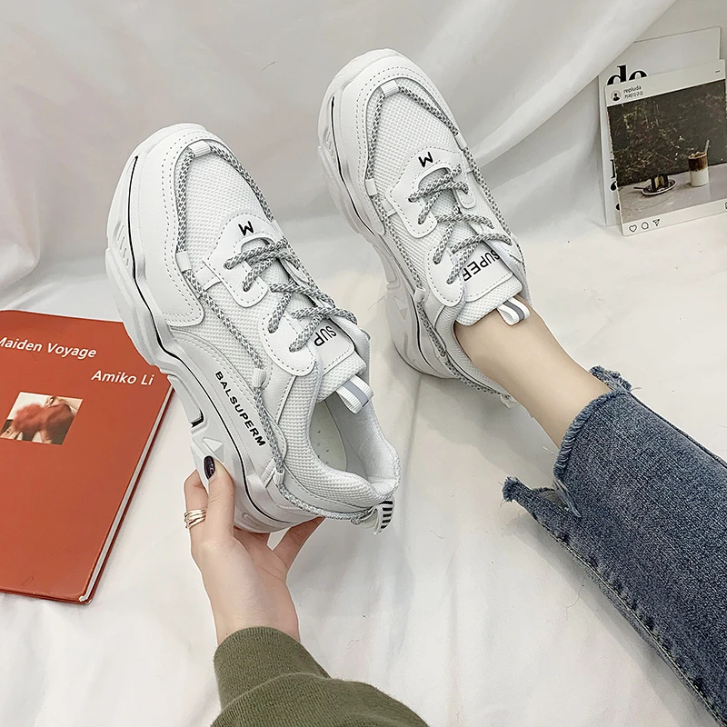 Женские кроссовки на массивной подошве Белые Повседневные сетчатые платформе