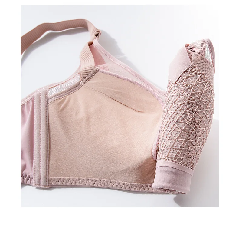 

2020 medium-thick cup 2.5CM push up bras Tube top lace black bralette Fashion soft wire Free 3/4 cup ladies bra sexy bra AB cup