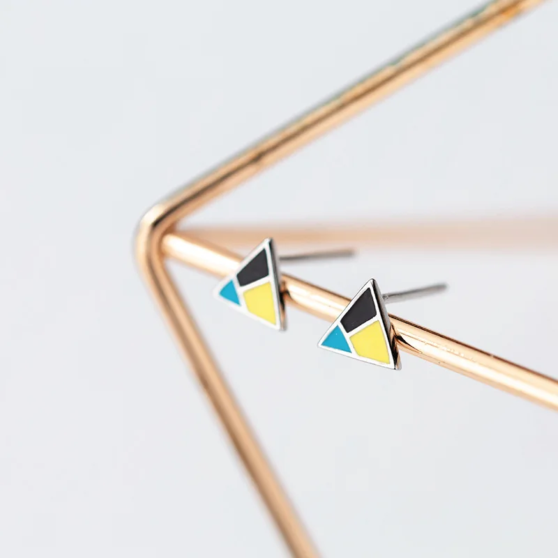 ElfoPlataSi S925 крошечная цветная треугольная серьга-гвоздик для женщин девушек и 100%