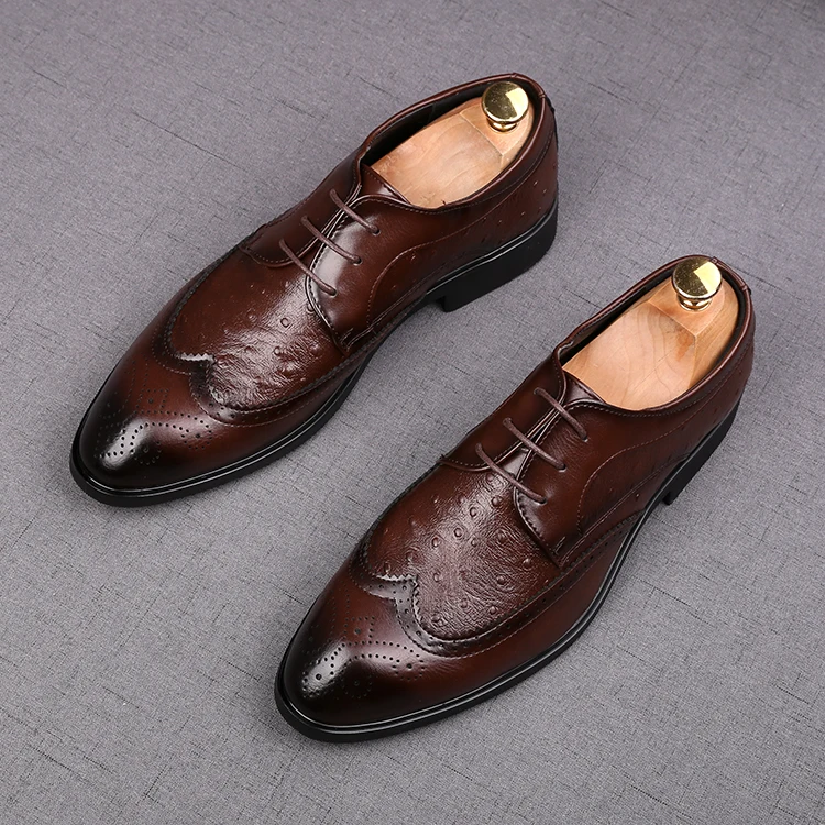 Повседневная кожаная обувь на шнуровке с острым носком в британском стиле цвет