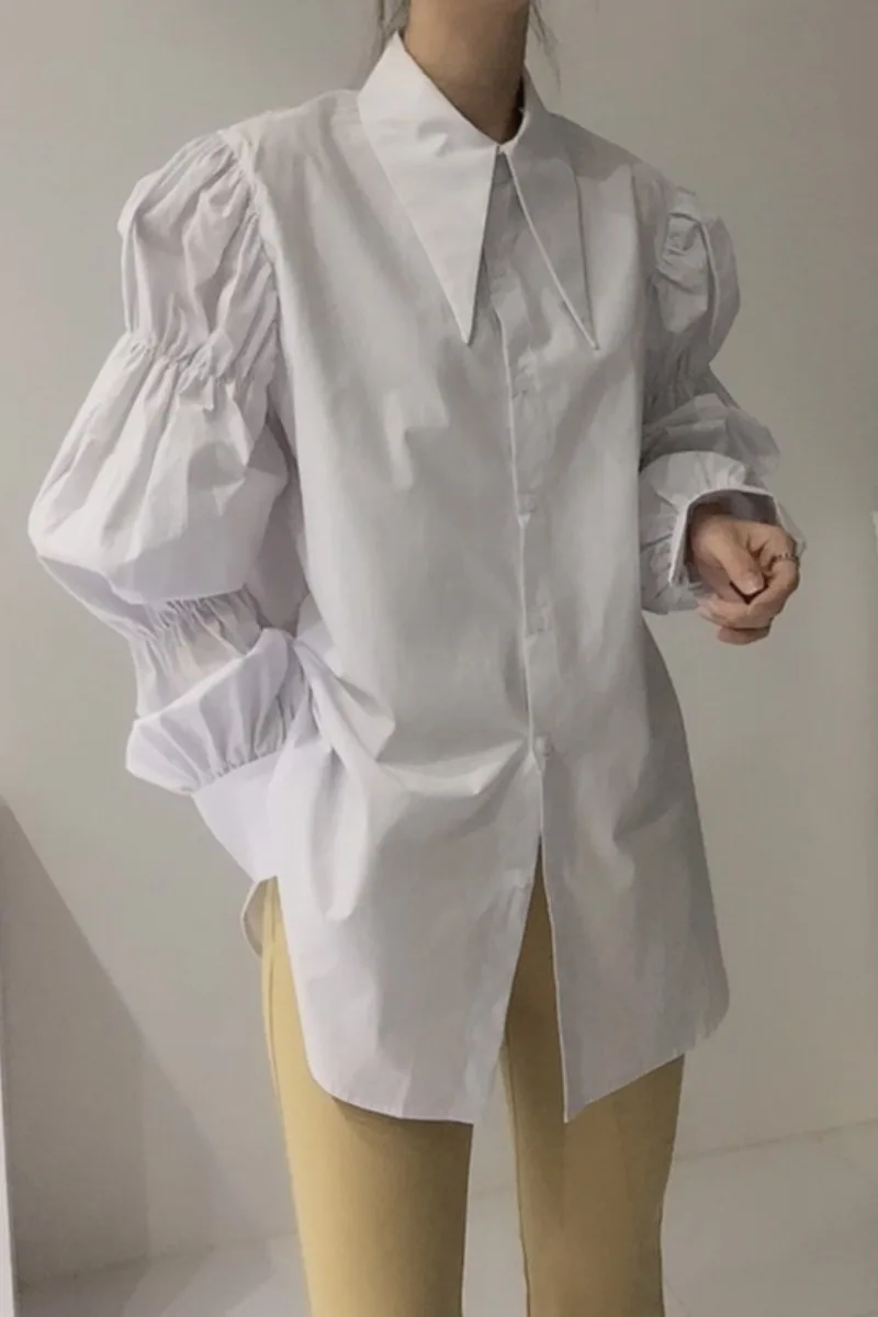 

Korean chic retro palace style pointed collar single-breasted design loose gusset puff sleeve shirt top women