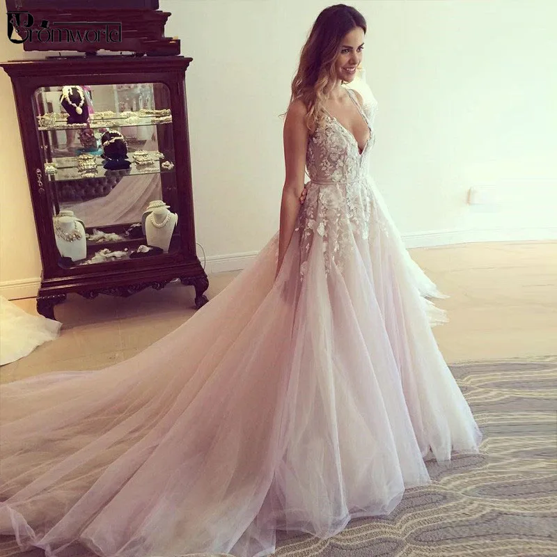 Лиловый Тюль с V образным вырезом аппликациями и цветами а силуэт свадебное