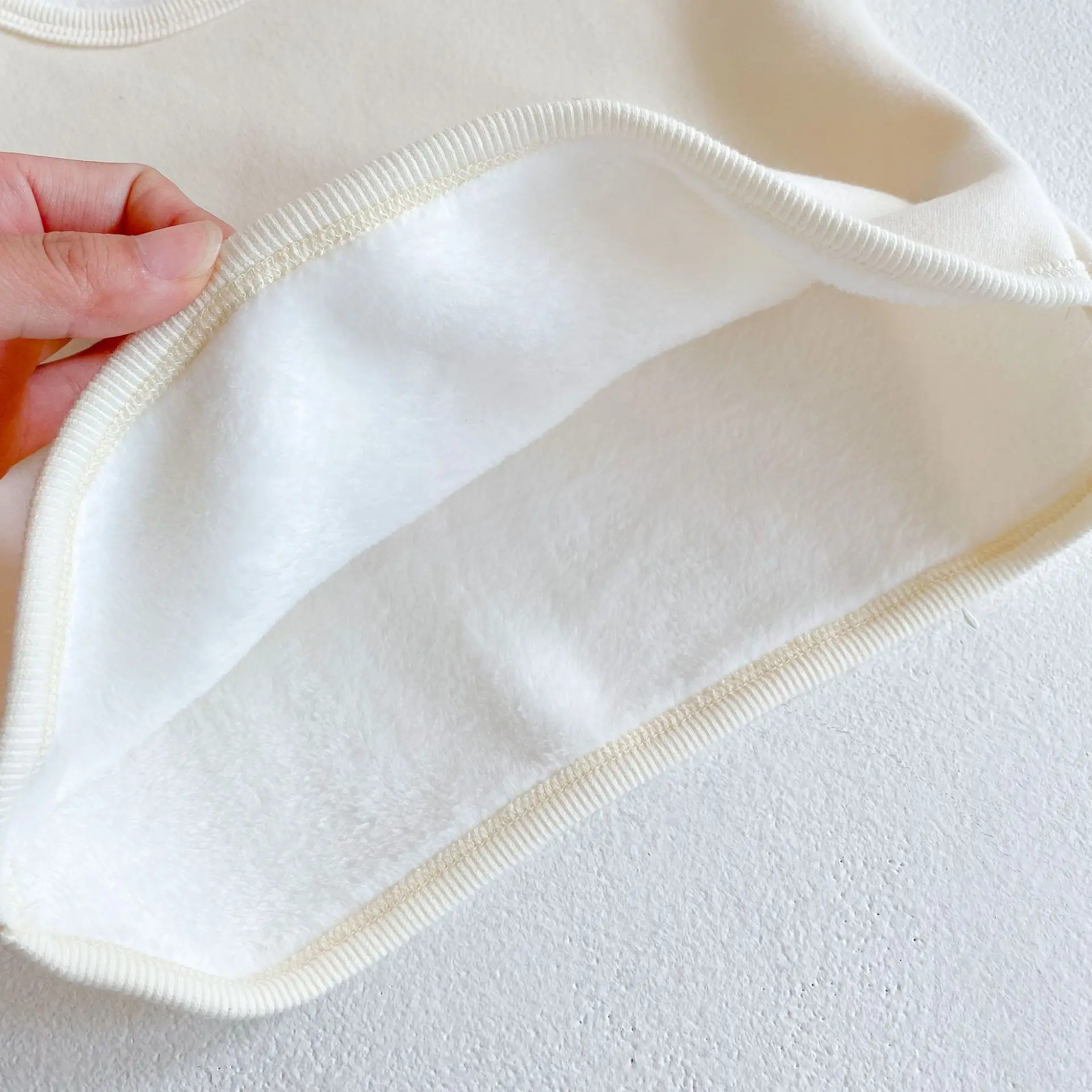 

Kids Cotton Long Sleeve T Shirt Tops For Child Boys Girls Baby Tshirt Toddler Solid Tees Plus Velvet Clothes Autumn