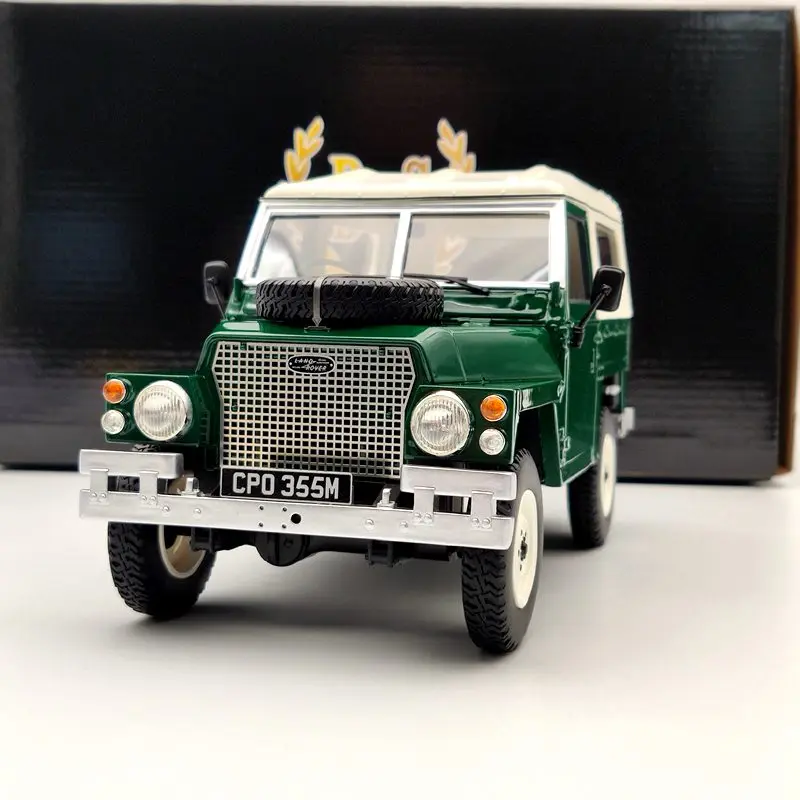 BOS Models 1:18 For L~nd R~ver Light weight Series III Hard Top Green 1973 BOS355 |