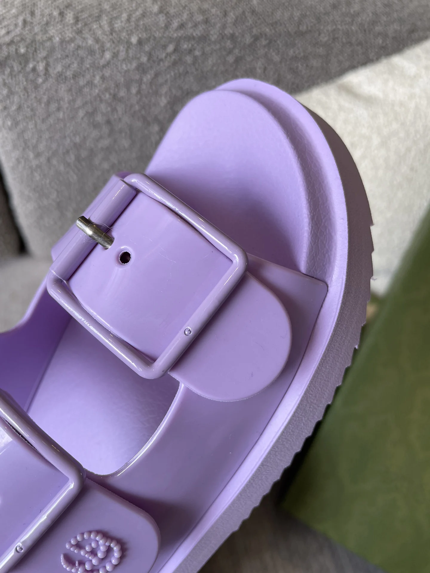 

2021 New Arrival Summer Plastic Rubber Sandals Foam Material Lightweight Comfortable Waterproof Seaside Beach Shoes For Women