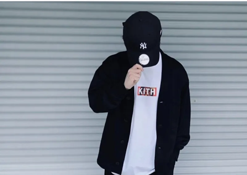 

Slightly Oversized KITH T Shirt 2021SS Men Women 1:1 High Quality KITH Tee Classic Box Logo Red Graghic Print Tops Short Sleeve