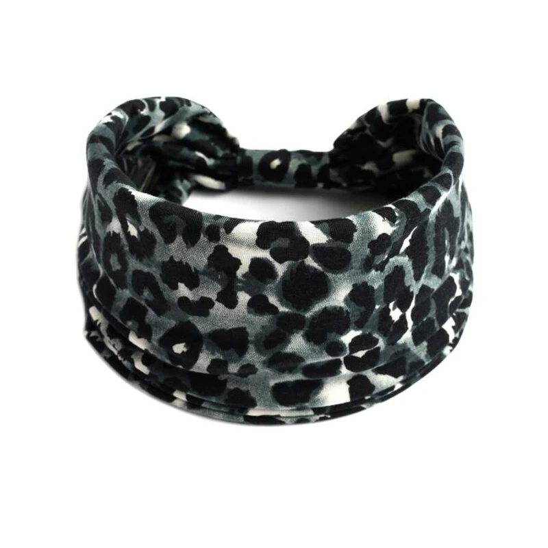 Рисунок 6 - Женская обувь леопардовой повязкой