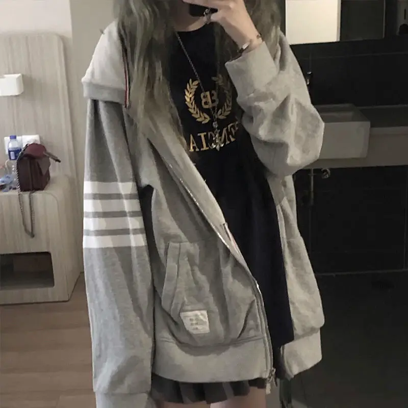 

Aauto Quicker online celebrity star with the same autumn four bars loose gray coat hooded student casual sweater student female