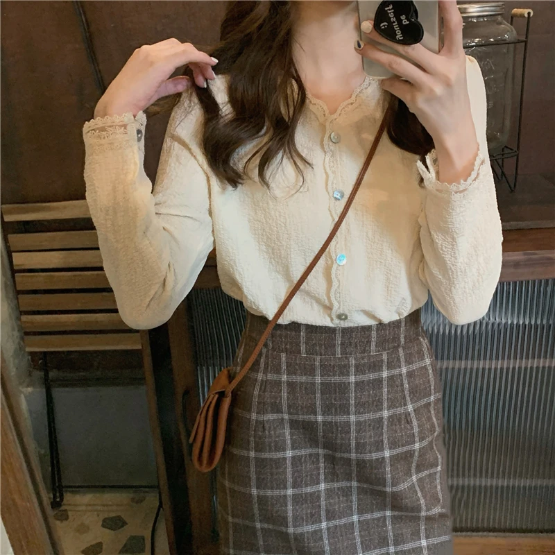 

2021 spring v-neck simple solid single breasted sweet shirt elegant fashion termperament solid shirt 2021 new female tops