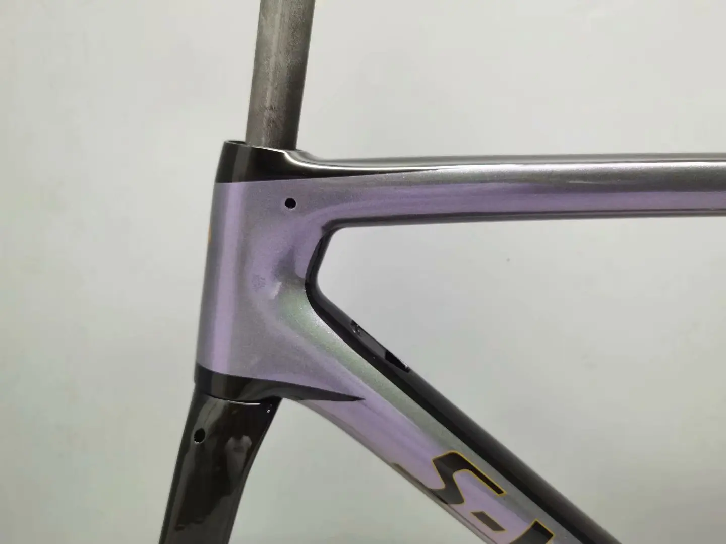 

High quality SL6 carbon frame Threaded BB 12x142mm thru-axle flat-mount Road bikes disc 700C wheelsset Everything is Aero handl