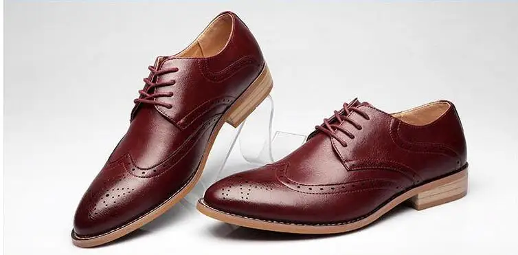 Brand Brogue Brown Red Black Men Business Dress Shoes Pointed Toe Men Wedding Shoes Leather Formal Shoes casual flats LE-23
