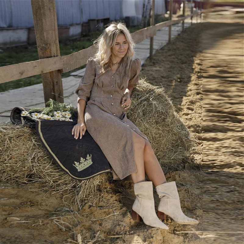 

Casual Deep V-Neck Winter Corduroy Dresses Woman Elegant Bodycon Half Puff Sleeves Mid Calf Dresses 2020 New Chic