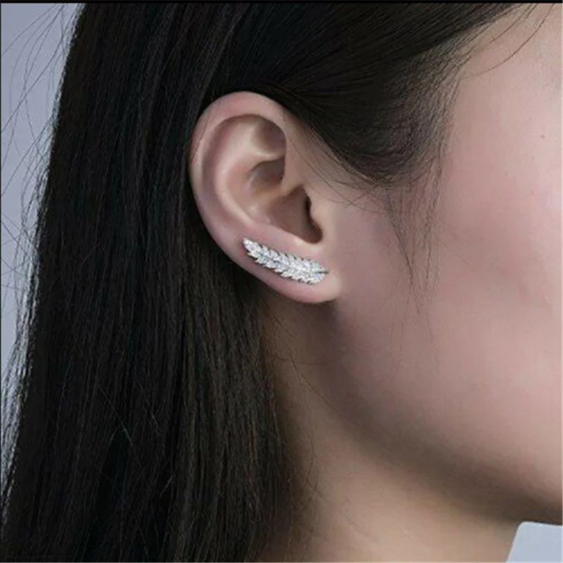 

Micro-inlaid Zircon Leaf Ear Studs Simple Fashion Temperament Earrings
