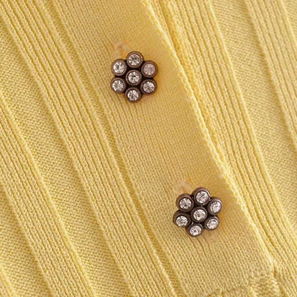 

2021 Women Crop Top Sweaters Cable Knitwear with Polo Neck Women Crop Knit Sweater for Summer sweatshirt