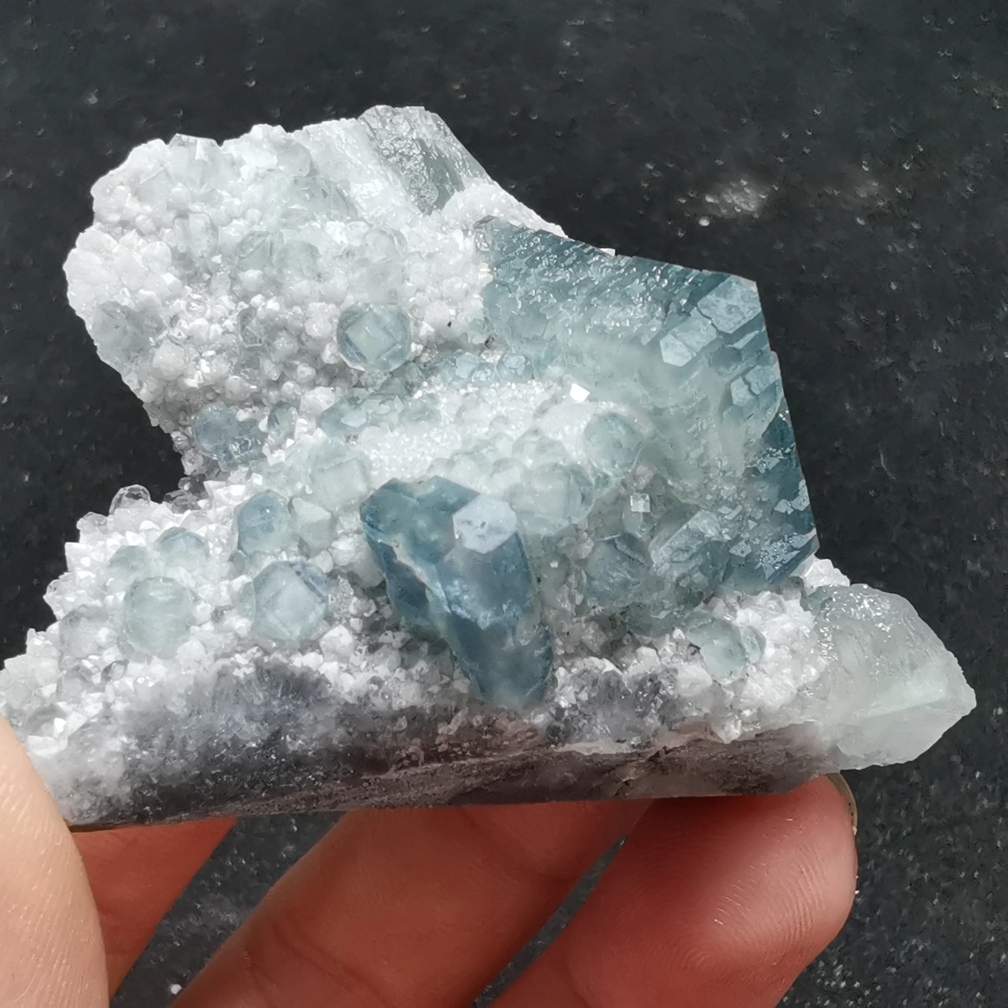 

Натуральный редкий синий зеленый флюорит 58,5g100%, кластер минерального кристалла, блестящий кристалл