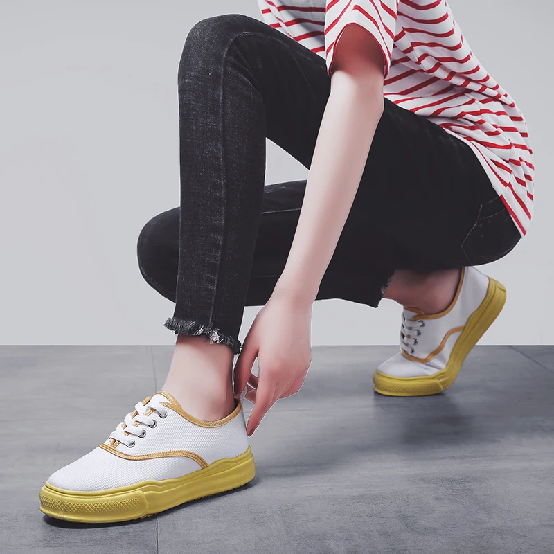 Новое поступление женские кроссовки для бега в классическом стиле на шнуровке