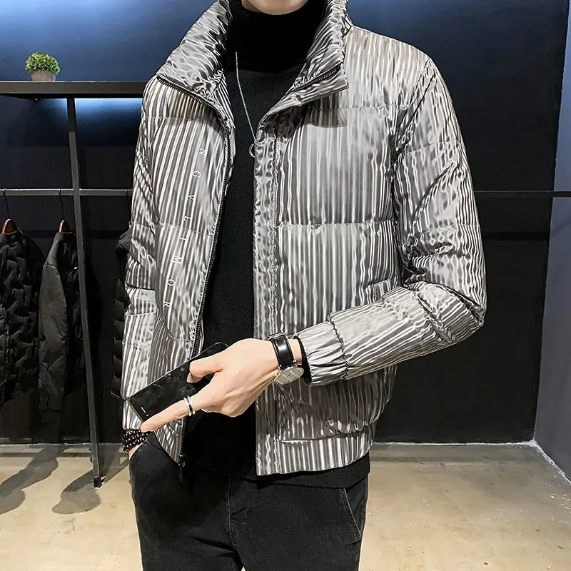 

2021 Winter Men's New Fashion Short Thick Warm Coats Male White Duck Down Outerwear Men Stand Collar Printed Jackets W855