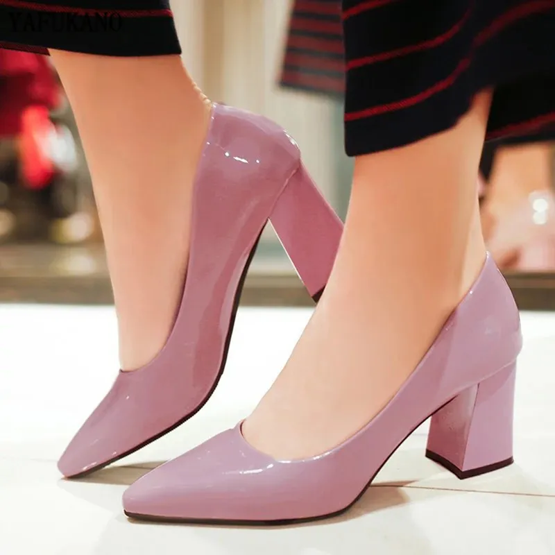 

Small Fresh High Heels 2020 Spring Fashion Pointed Toe Square Heel Work Single Shoes Red Bridal Wedding Shoes Black Womens Pumps