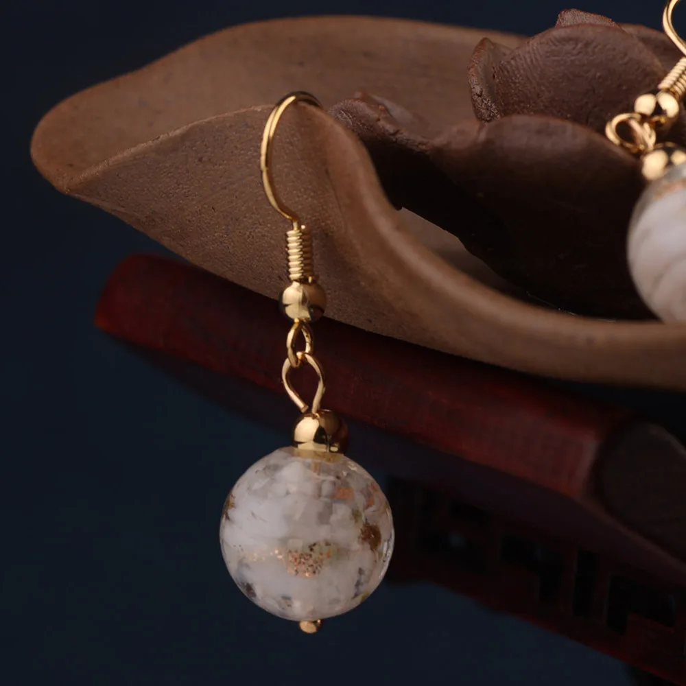 Этнические зеленые белые синие серьги ручной работы с цветной глазурью