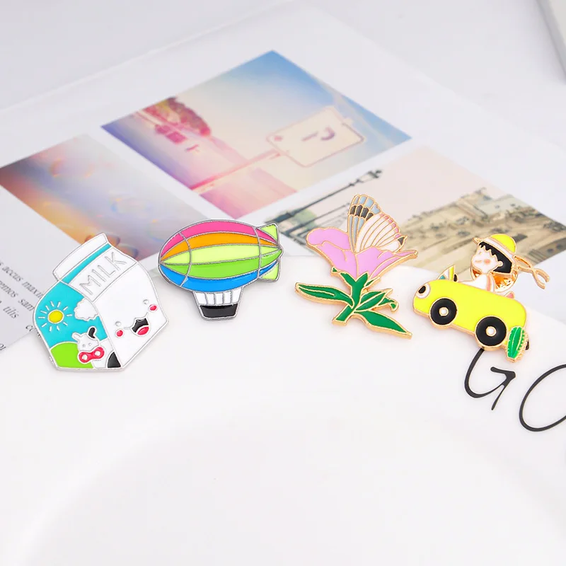 Маленький желтый автомобиль воздушный шар брошка мультфильм цветок молочное