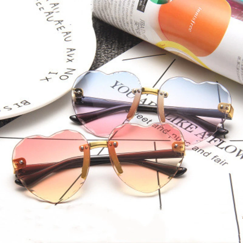 Детские солнцезащитные очки с рисунком сердца 2020 безрамные линзы для мальчиков и