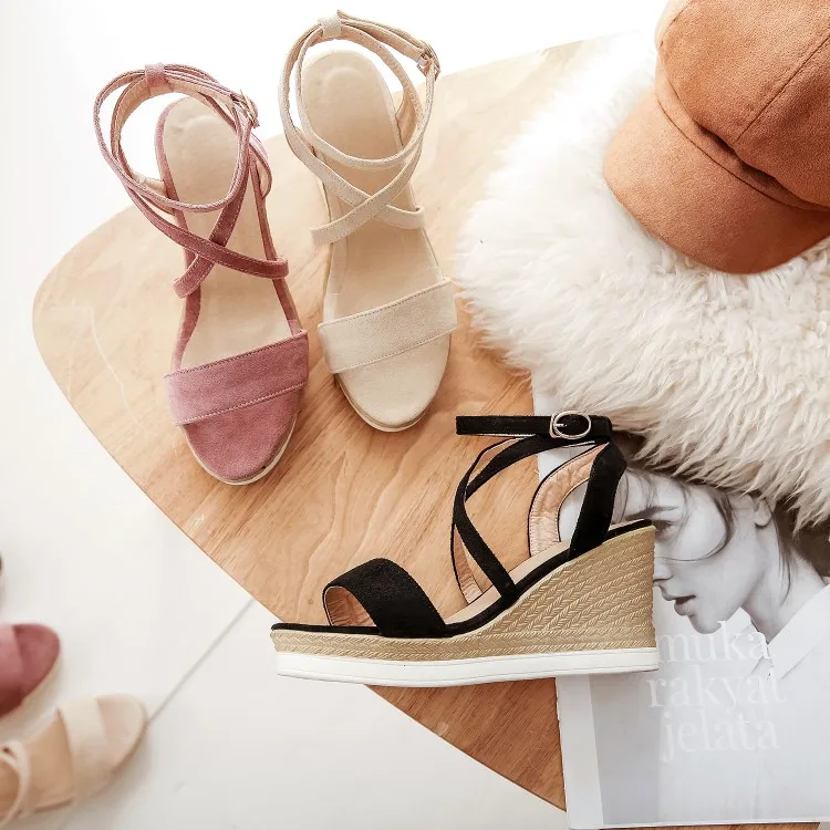 Босоножки женские на танкетке 12 размера сандалии и платформе с пряжкой летняя