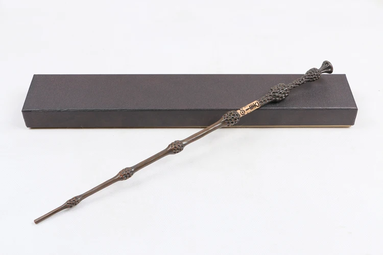 Оригинальная версия металлический сердечник Deluxe COS Colsplay Core Luna Voldemort Гермиона Волшебная волшебная палочка подарочная упаковка - Цвет: Красный