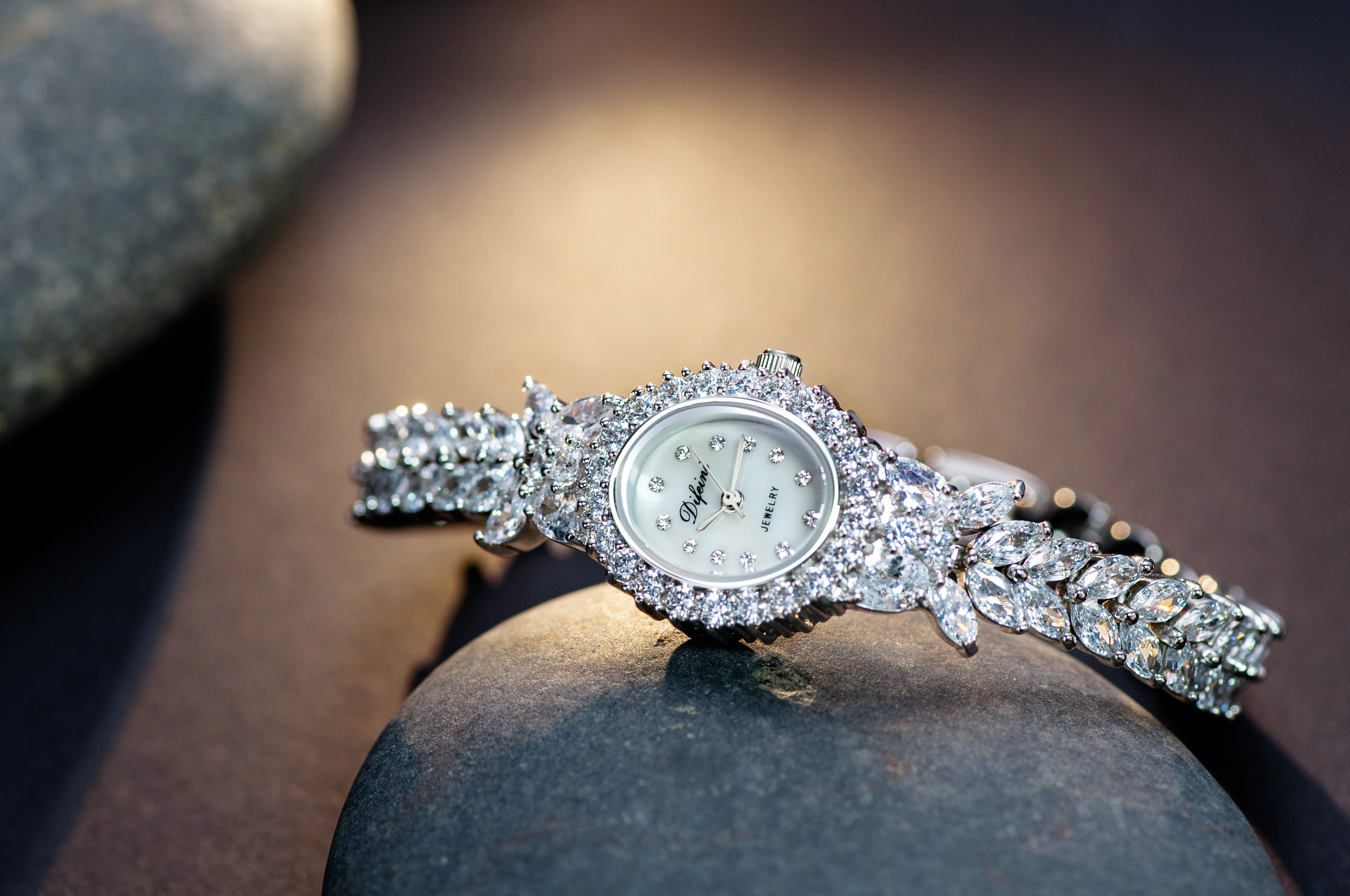 2021 Алмазная простая Бриллиантовая багета циркониевые кварцевые винтажные часы