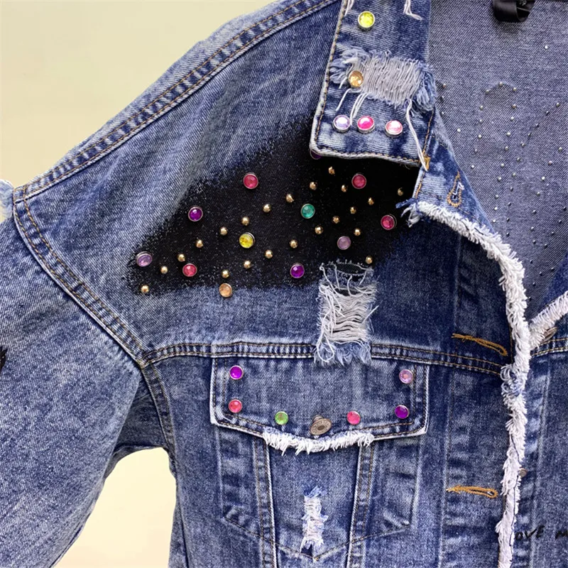 

2020 New Autumn Women Denim Jacket Graffiti Alphabet Printing Color Beading Holes Jeans Jacket Casual Fashion Student Basic Coat