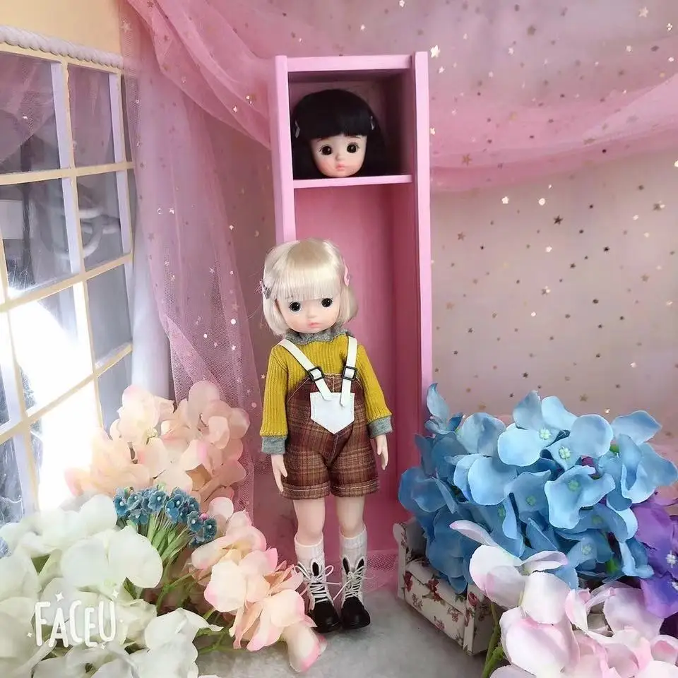 

23cm 14cm Mini Baby Girl Doll with Makeup Lovely Cartoon Cute Doll (Little defective)