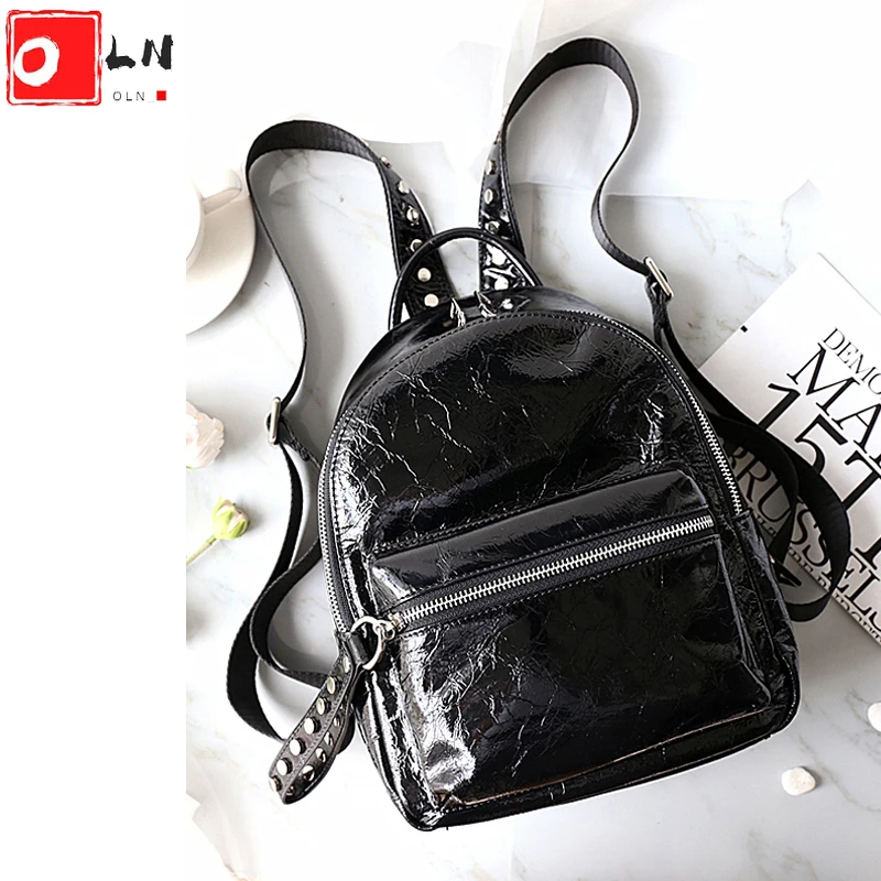 2021 New Fashion Women Backpacks High Quality Patent Cowhide Leather Backpack Cut Small Girl School Bag Female Rivet Backpack