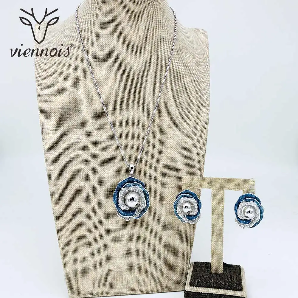 

Viennois Dubai Jewelry Set For Women Mix Color Flower Design Pendant Necklace and Stud Earrings Jewelry Set Fashion Jewelry
