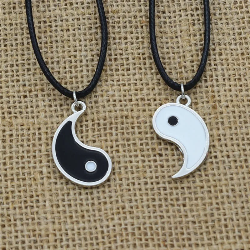 

2Pcs Fashion Yin And Yang Tai Chi Stitching Alloy Black White Best Friends Couple Leather Pendant Necklace Jewelry Accessories