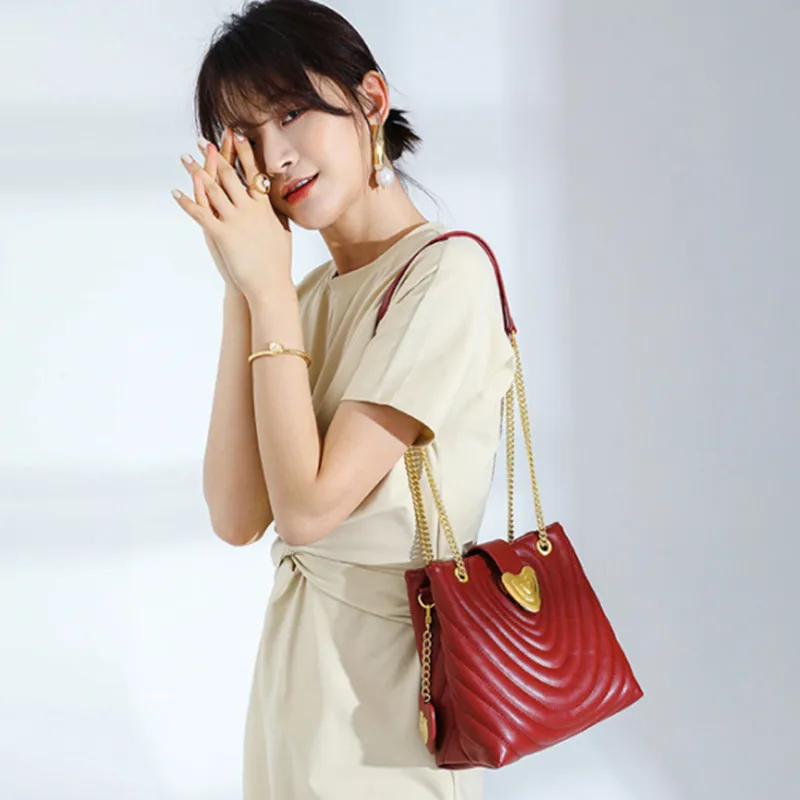 

New Trend High Quality The Chain Package Sweet And Elegant Small Fresh Female Bag Wedding/Leisure/Travel Red/Gold Shoulder Bag