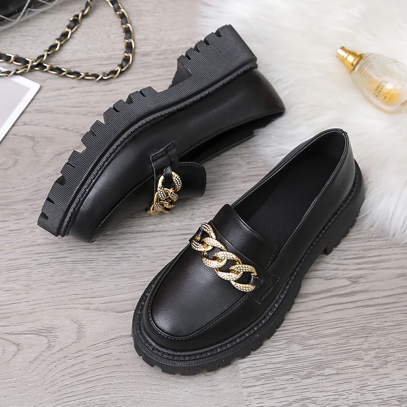 

2021 Spring Fashion Retro Platform women's Casual Shoes Metal Buckle Pointed Mid-heel Punk Style Comfortable Women's Flat Shoes