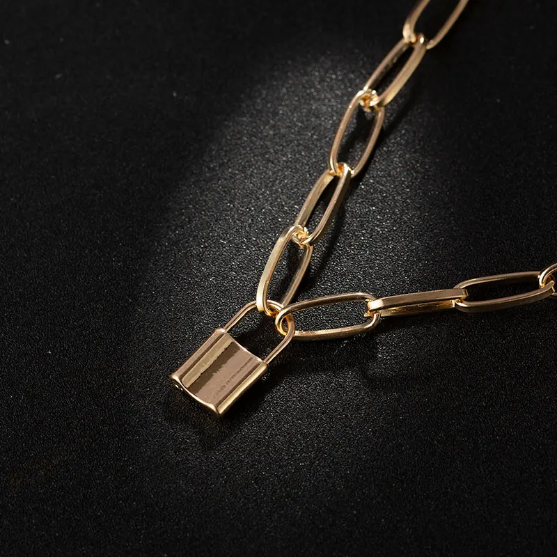 Женское ожерелье с кулоном в виде висячего замка толстая цепь на шею замком
