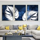 Настенная картина с абстрактным изображением синего и белого цветов