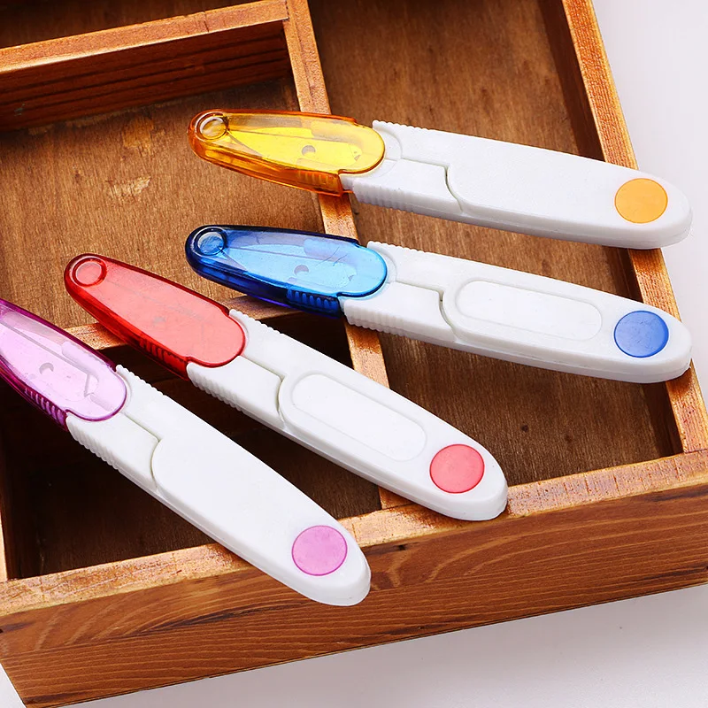 

4pcs Sewing Scissors U-Type Thread Cutter Scissors with Protective Cover for Cross Stitch DIY Projects HFD889