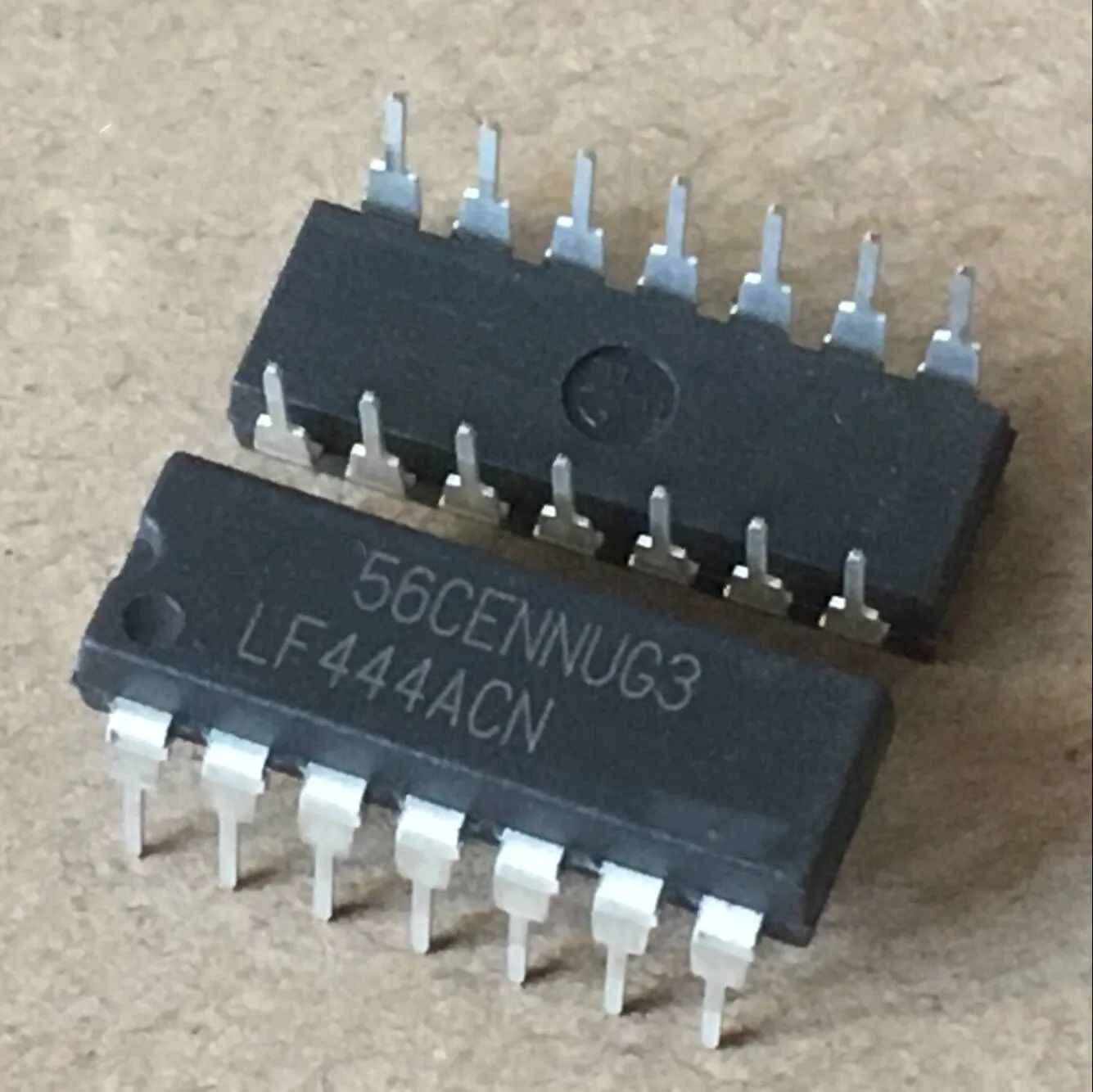 

10 шт./лот LF444ACN LF444CN LF444 DIP-14 лет, в наличии