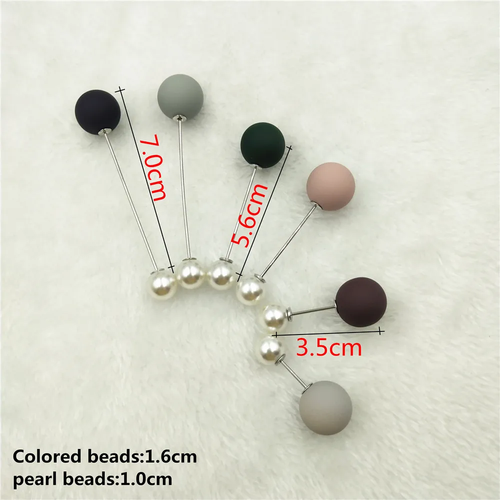 Женская брошь с имитацией жемчуга |