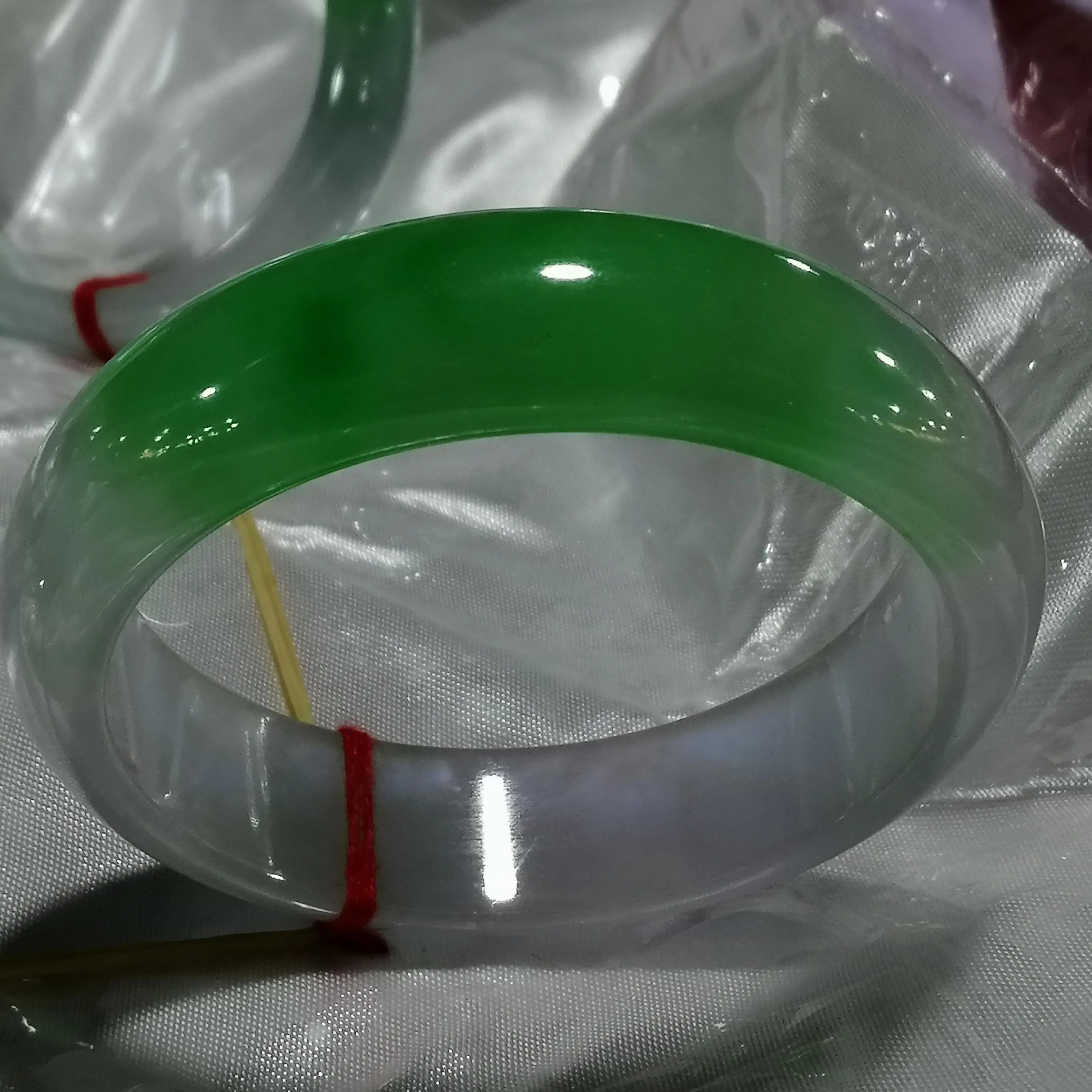 Отправить сертификат настоящий бирманский зеленый нефритовый браслет женский