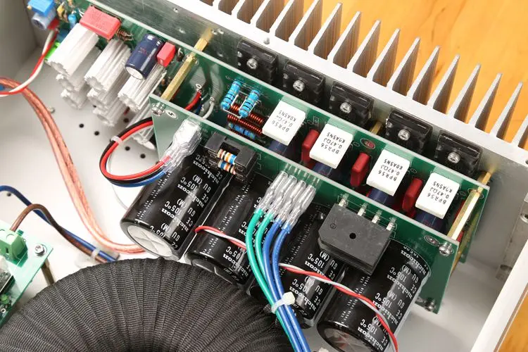 2019 готовый двухканальный задний усилитель FM711 160 Вт * 2|Усилители мощности| |