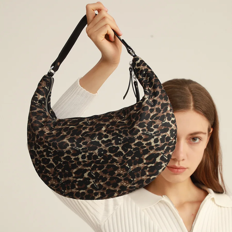

Designer Half Moon Pad Women Shoulder Bag Fashion Cotton Space Handbag Winter Down Tote Padded Underarm Bags for Women 2021 Lady