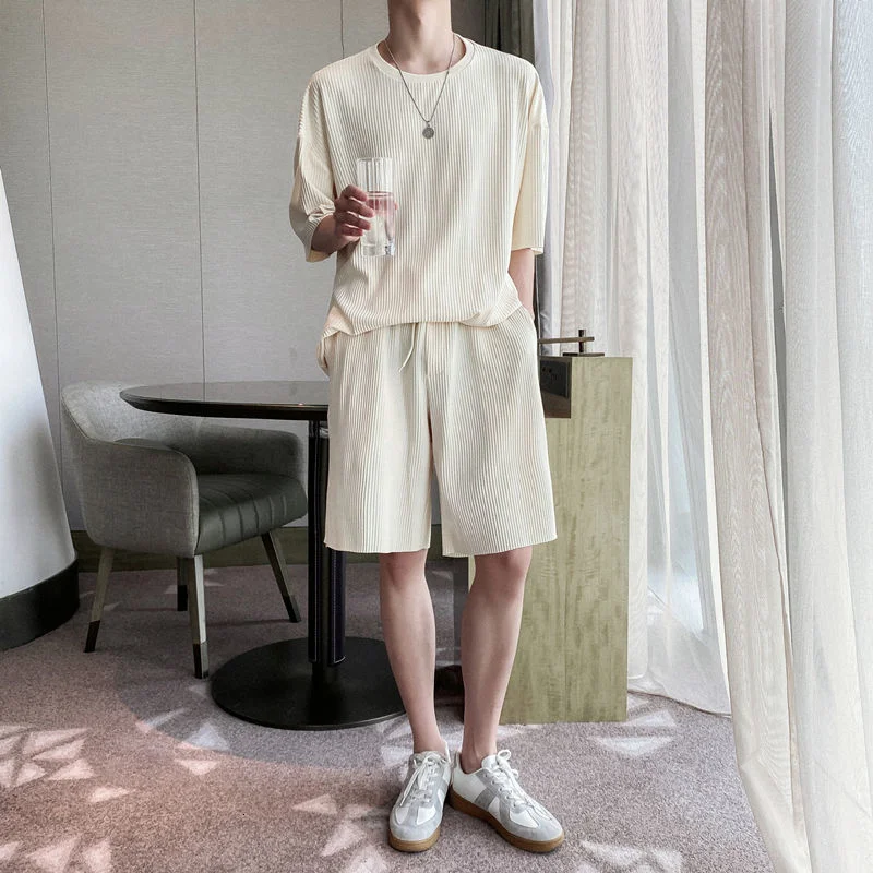 

Summer Pleated Sets Men's Fashion Black Beige Pleated T-shirt Pleated Shorts Men Streetwear Loose Breathable Mens Short Sets