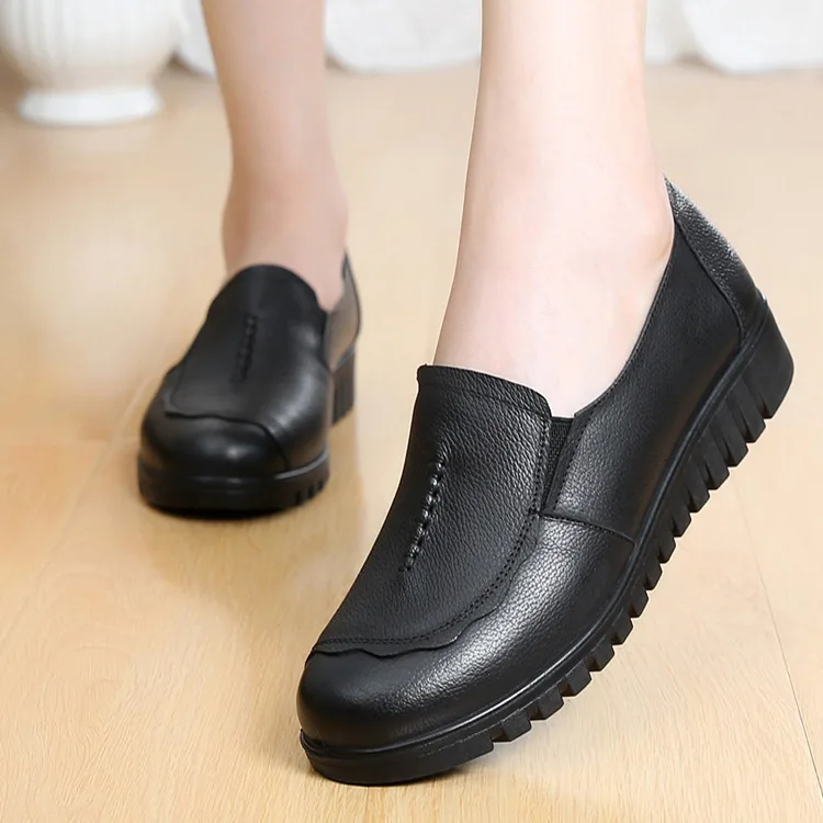Black Women Genuine Leather Casual Shoes Spring Autumn Female Loafers Slip-on Soft Woman's Flat Footwear High Quality Hot Sale