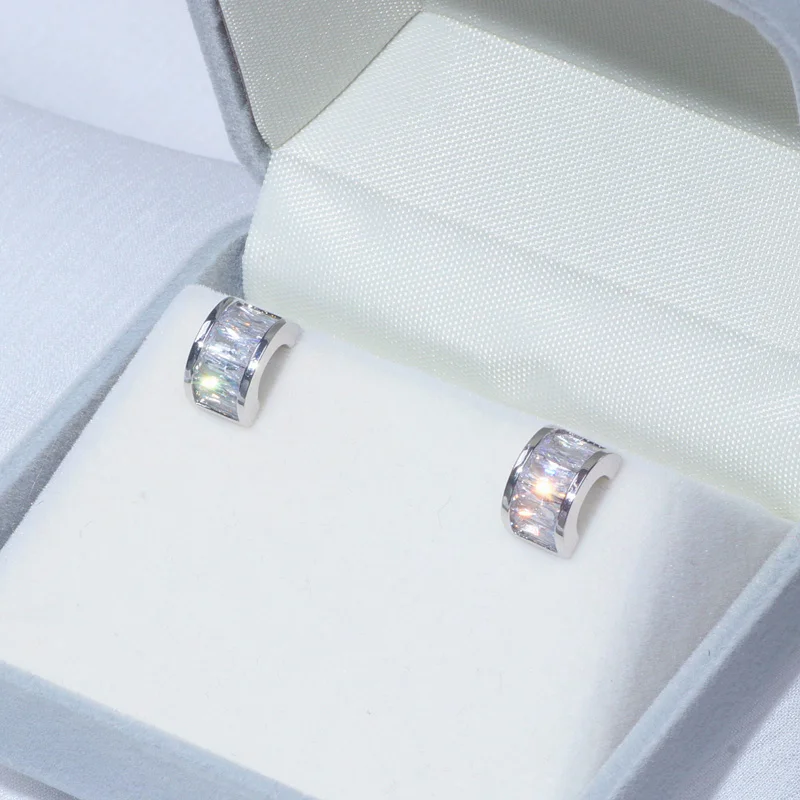 Роскошные блестящие женские серьги с кристаллом цирконием простые