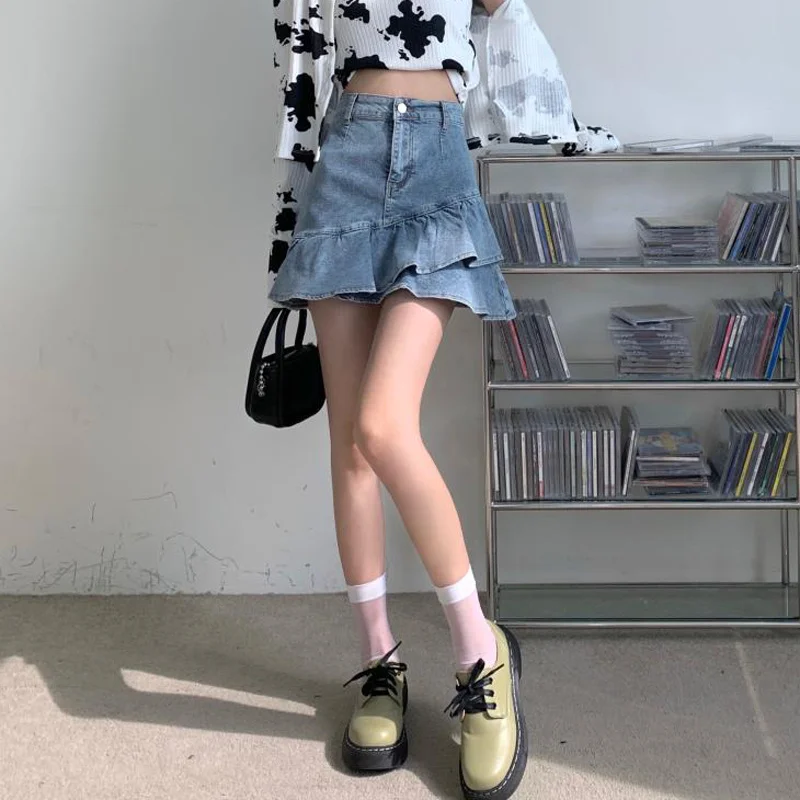 Юбка женская трапециевидная средней длины с высокой талией и тонкими