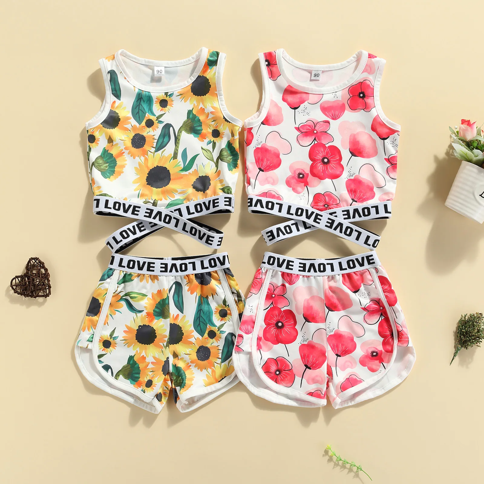 

Милый комплект одежды для маленьких девочек 2021, 2 шт., летний наряд для малышей, топы и шорты для девочек с цветочным принтом и надписью, кругл...